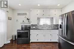 84 BARONS AVENUE N | Hamilton Ontario | Slide Image Twelve