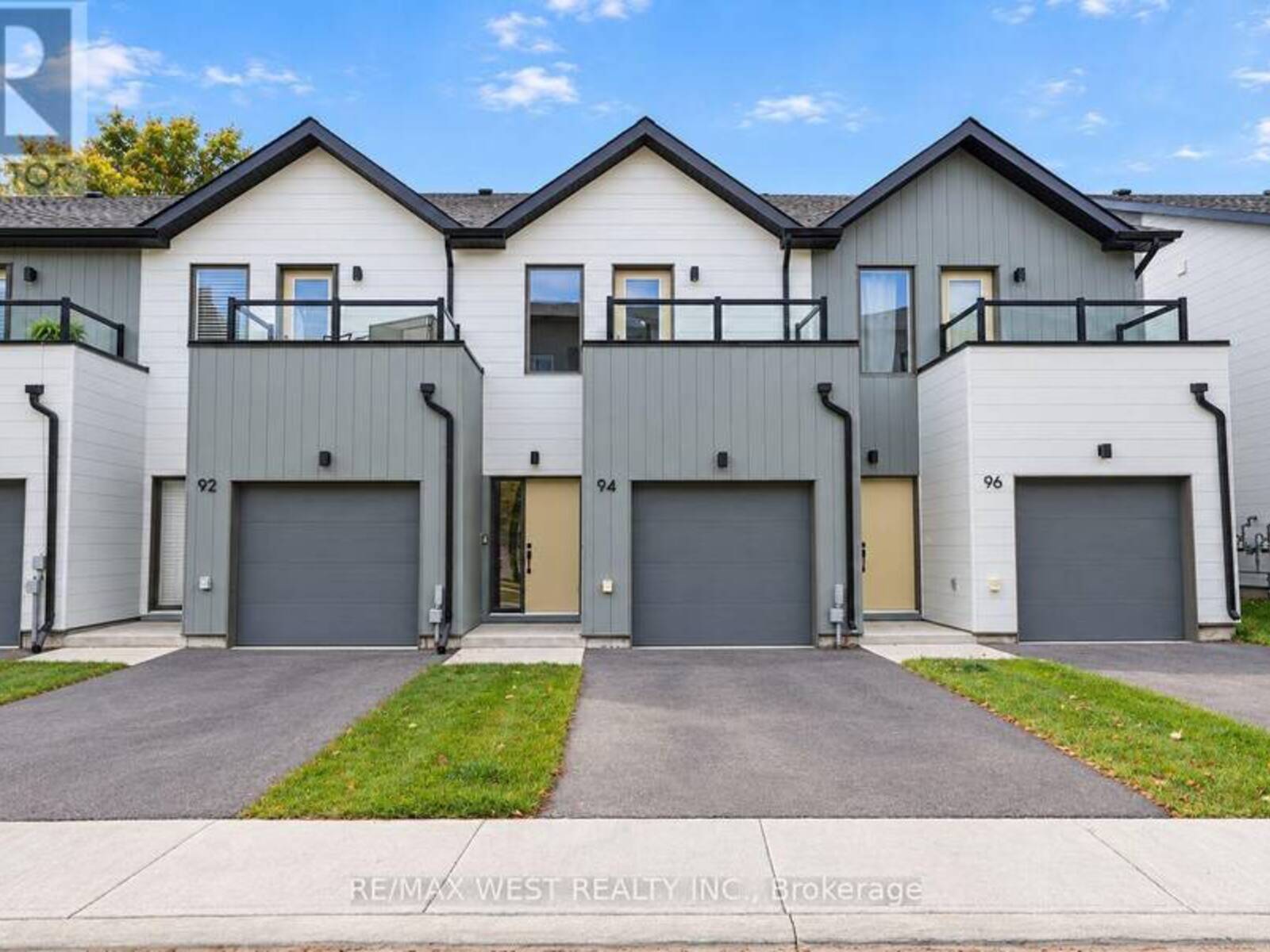 94 SUNSHINE LANE, Orillia, Ontario L3V 7L8