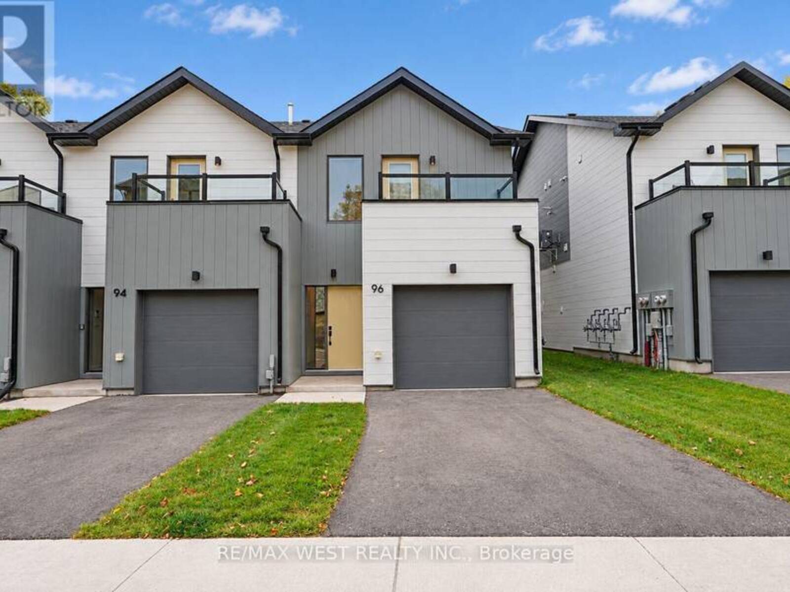 96 SUNSHINE LANE, Orillia, Ontario L3V 7L8