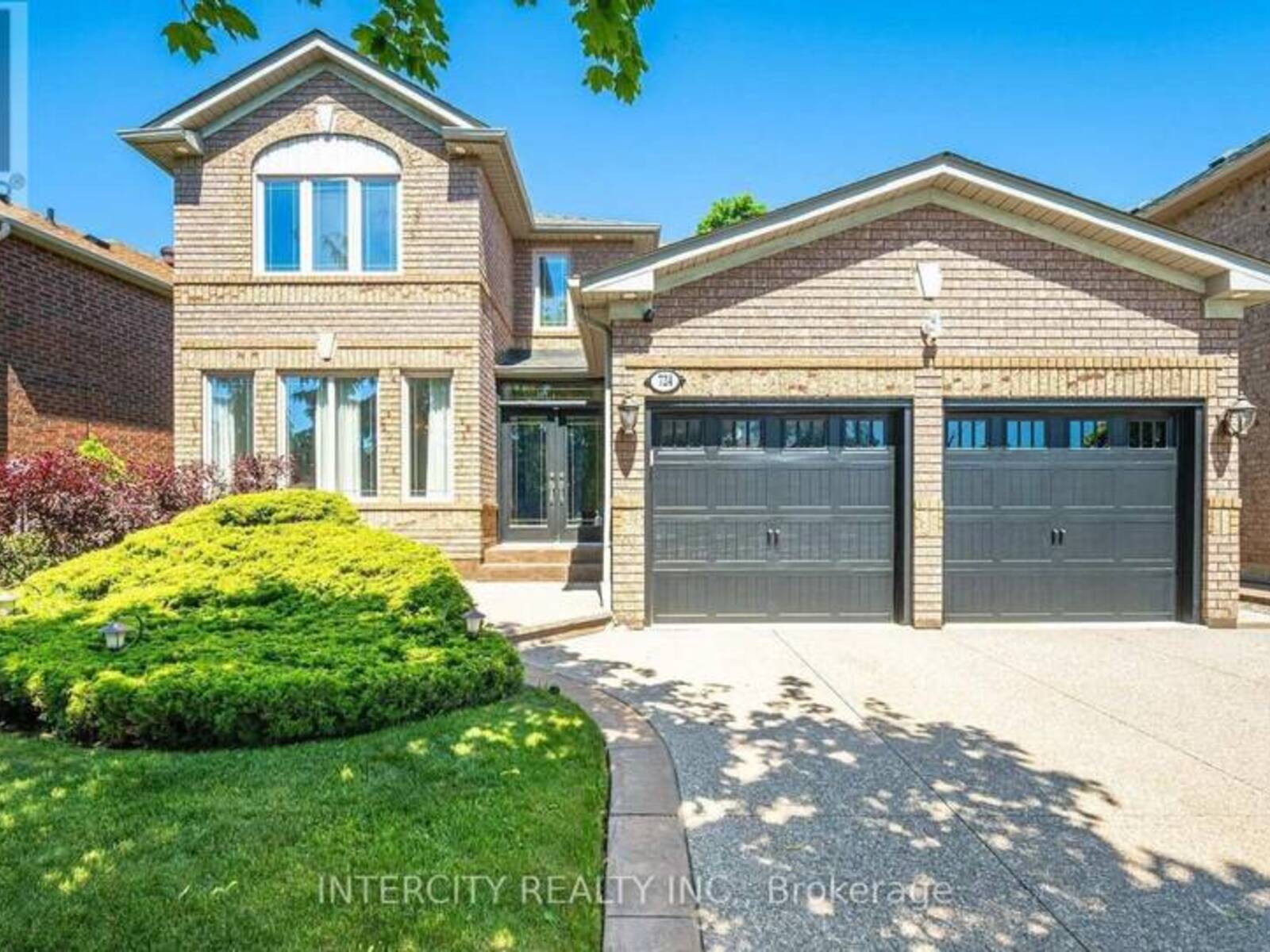 724 PETER ROBERTSON BOULEVARD, Brampton, Ontario L6R 1S9