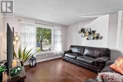 222 BISCAYNE BOULEVARD | Georgina Ontario | Slide Image Five