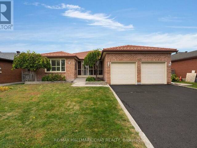 102 STEEL STREET Barrie Ontario, L4M 2E9 - 3 Bedrooms Home For Sale