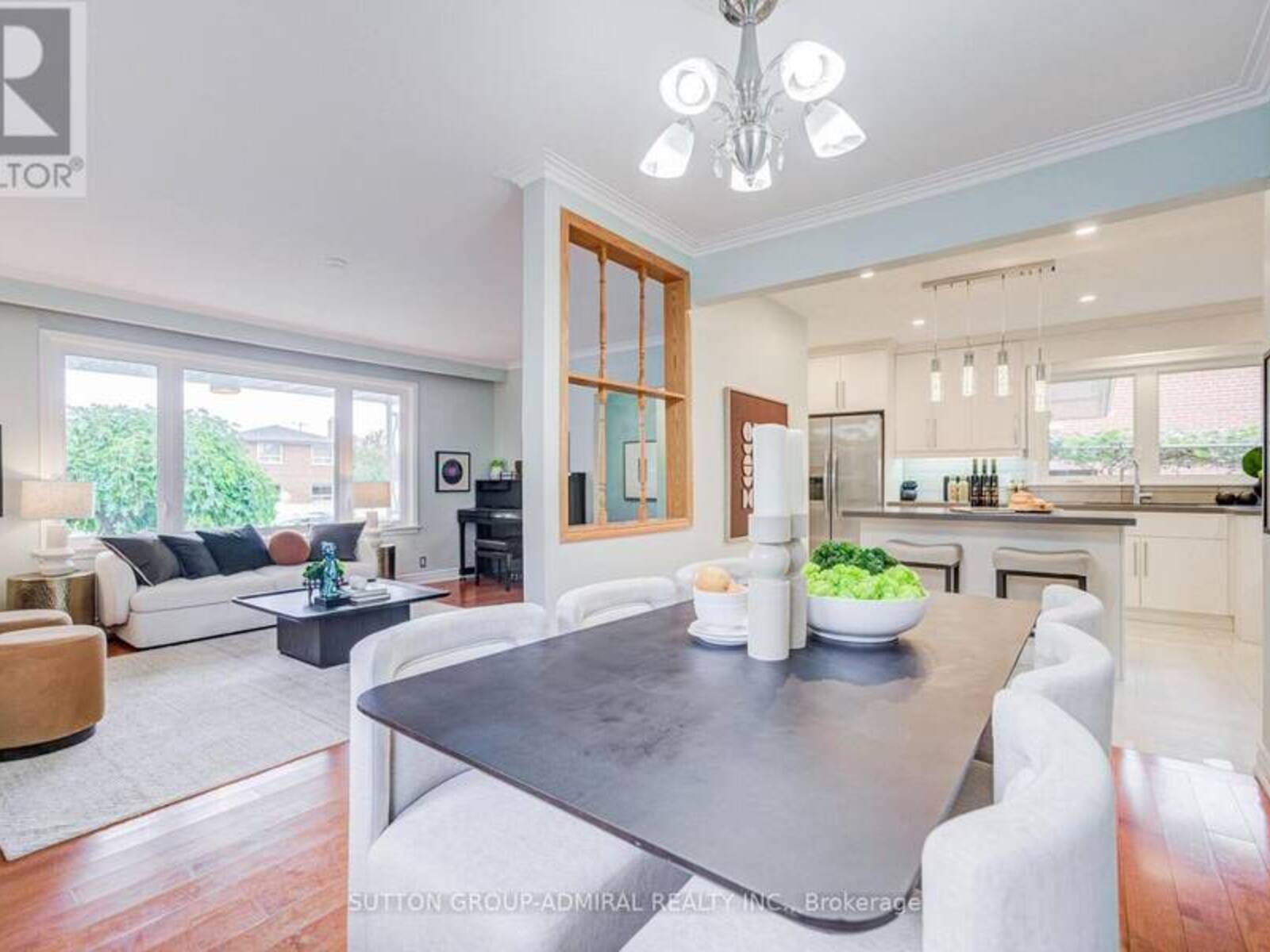 193 THE WESTWAY, Toronto, Ontario M9R 1E7