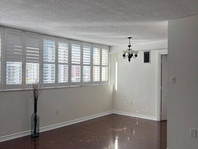 1105 - 3590 KANEFF CRESCENT Mississauga Ontario, L5A 3X3 - 3 Bedrooms Condo For Sale