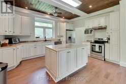 1039 BEN LAKE ROAD E | Gravenhurst Ontario | Slide Image Thirteen