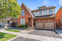 54 MORLAND CRESCENT | Ajax Ontario | Slide Image Three