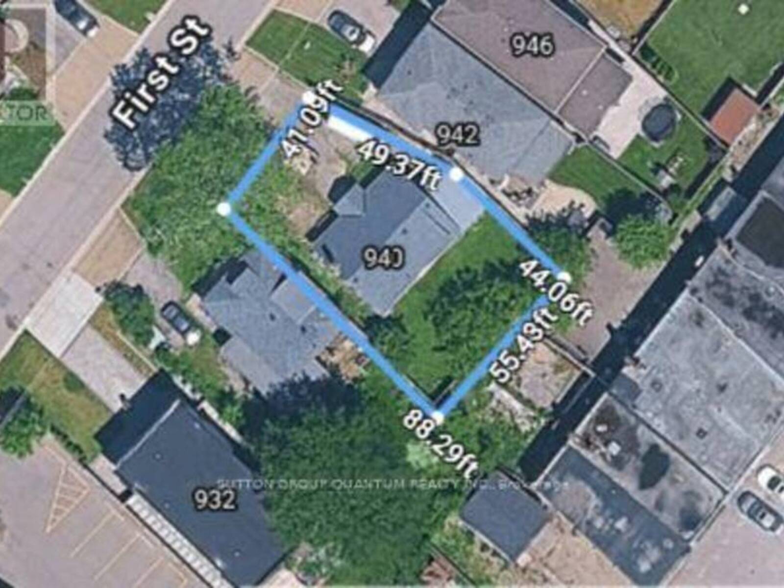 940 FIRST STREET, Mississauga, Ontario L5E 1A8