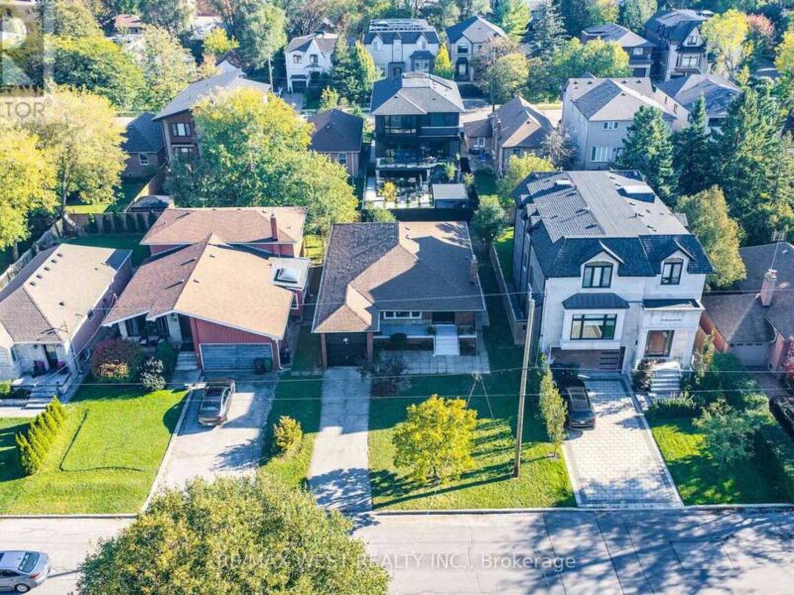 67 BURNCREST DRIVE, Toronto, Ontario M5M 2Z4