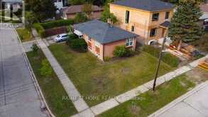 19 UPMINSTER CRESCENT | Toronto Ontario | Slide Image Five