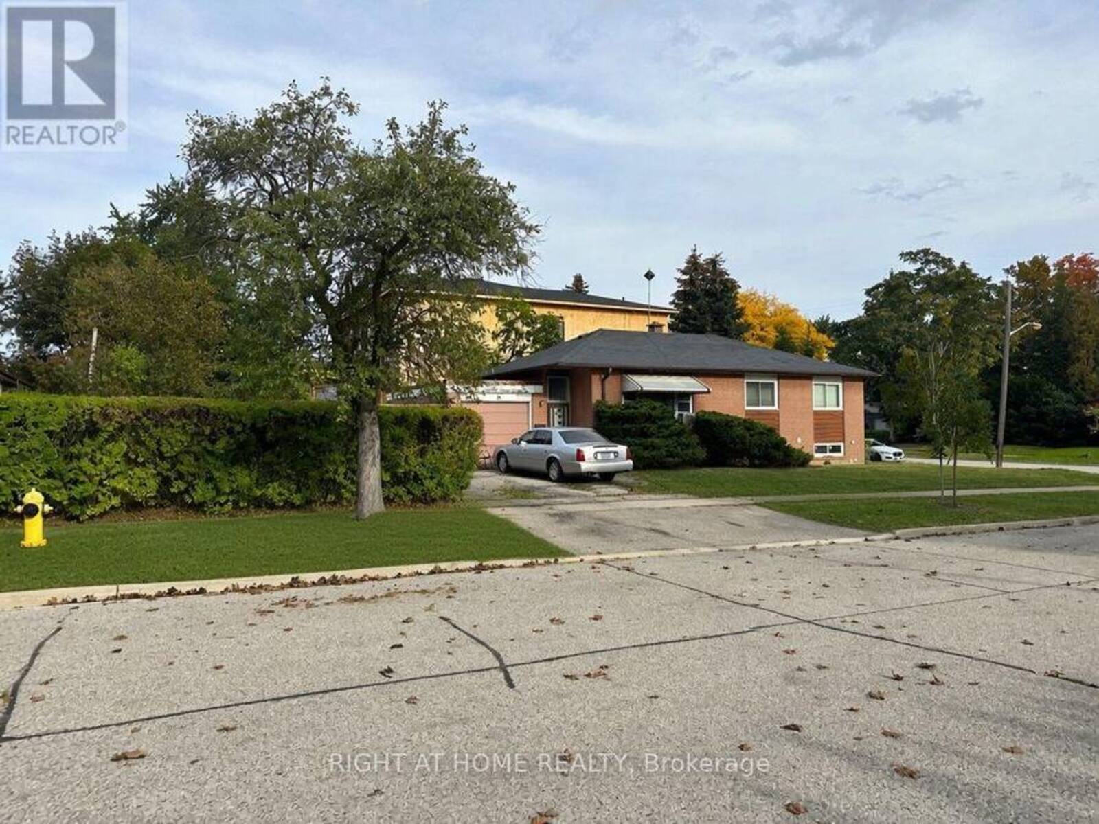 19 UPMINSTER CRESCENT, Toronto, Ontario M9B 5W1