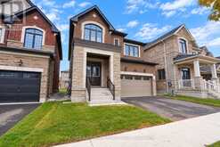 82 GRETZKY AVENUE | Barrie Ontario | Slide Image Three