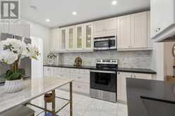 28 CONWAY AVENUE | Toronto Ontario | Slide Image Seventeen