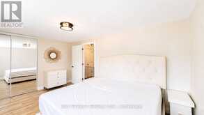 245 BROWNING TRAIL | Barrie Ontario | Slide Image Nineteen