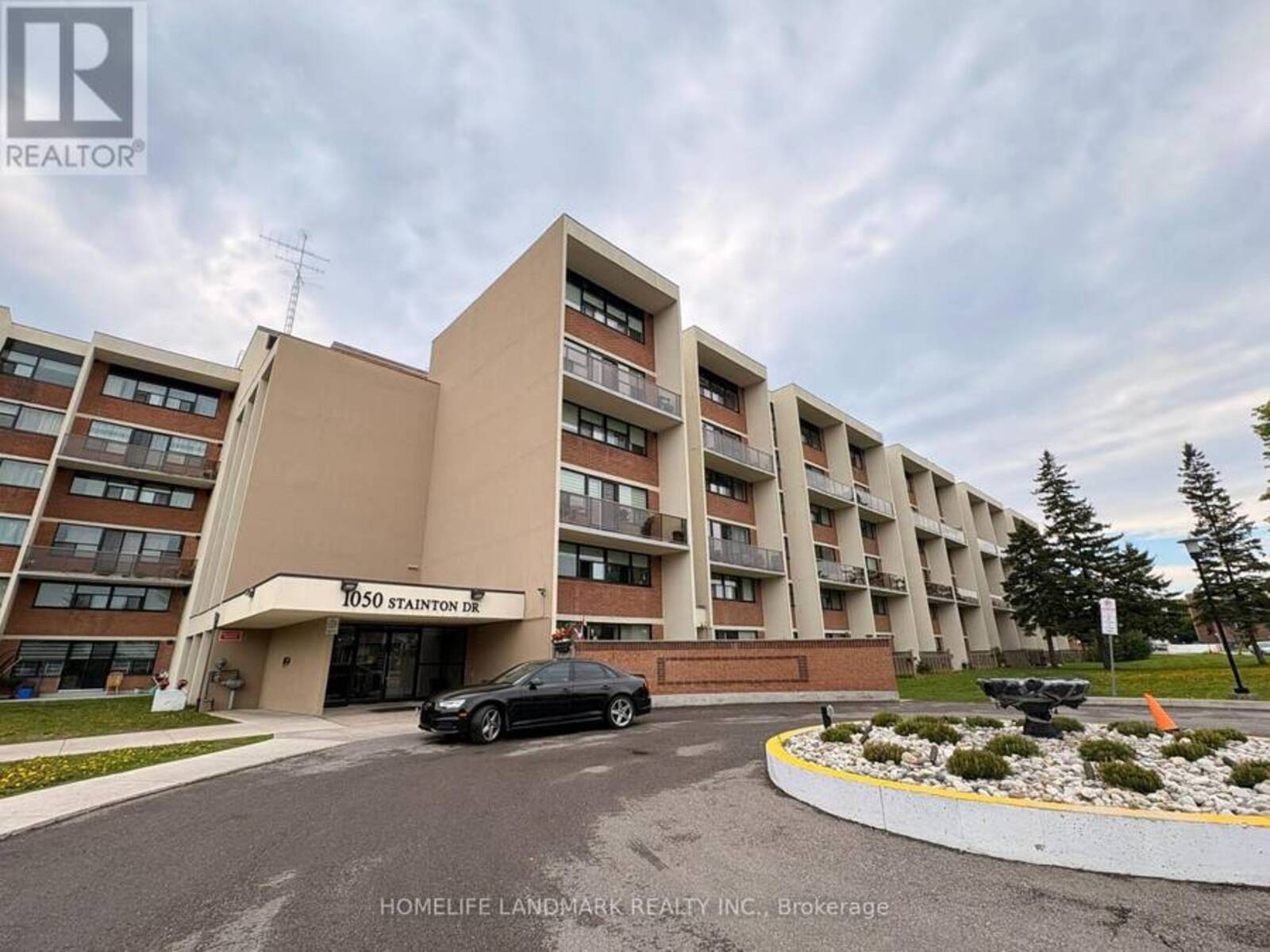 327 - 1050 STAINTON DRIVE, Mississauga, Ontario L5C 2T7
