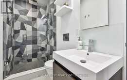 734 SHAW STREET | Toronto Ontario | Slide Image Nine