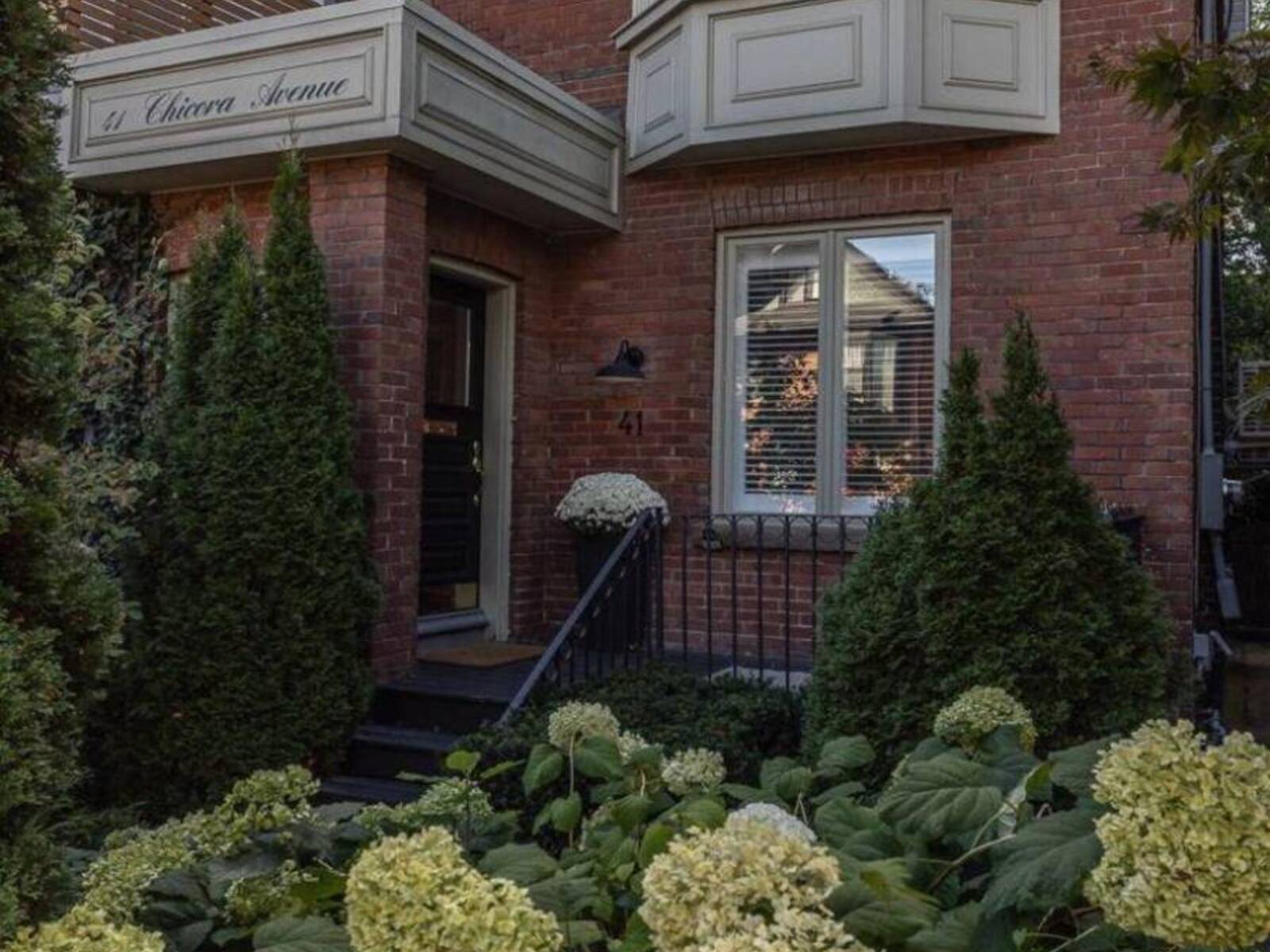 41 CHICORA AVENUE, Toronto, Ontario M5R 1T7