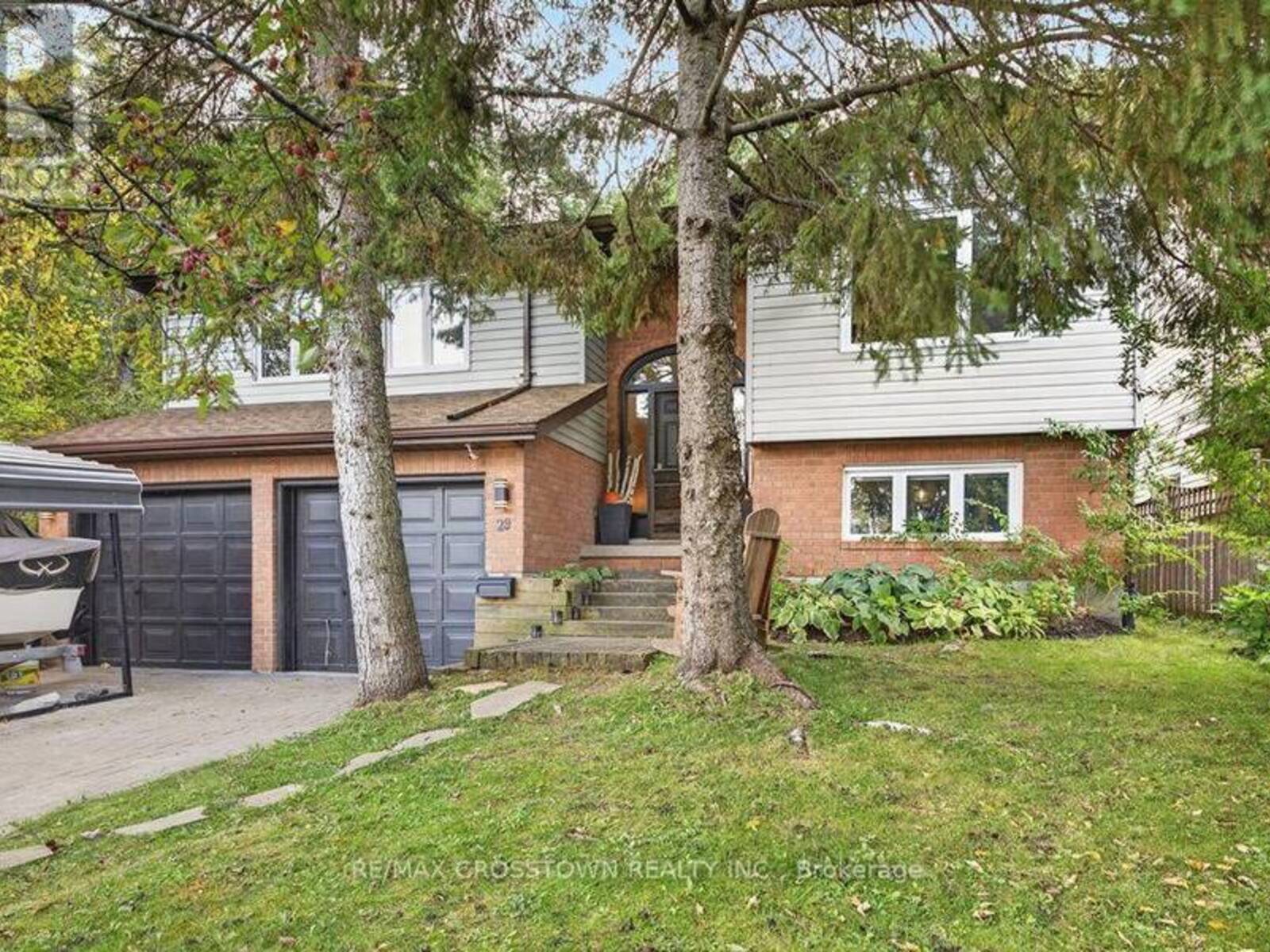 29 BRENNAN AVENUE, Barrie, Ontario L4N 3X2