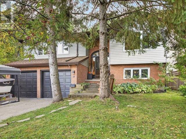 29 BRENNAN AVENUE Barrie Ontario, L4N 3X2 - 5 Bedrooms Home For Sale