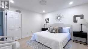 82 CENTRE STREET E | Richmond Hill Ontario | Slide Image Twelve