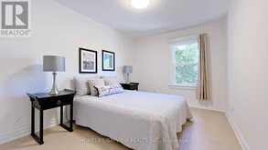82 CENTRE STREET E | Richmond Hill Ontario | Slide Image Fifteen