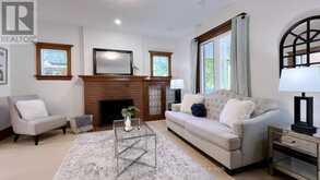 82 CENTRE STREET E | Richmond Hill Ontario | Slide Image Eight