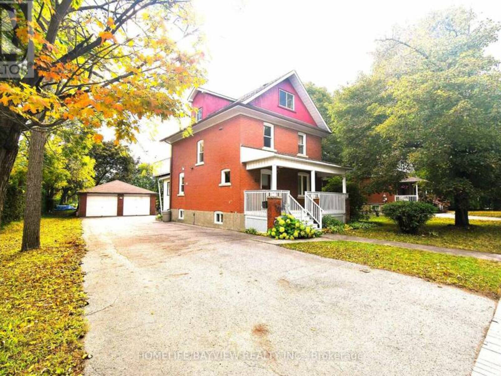 82 CENTRE STREET E, Richmond Hill, Ontario L4C 1A4
