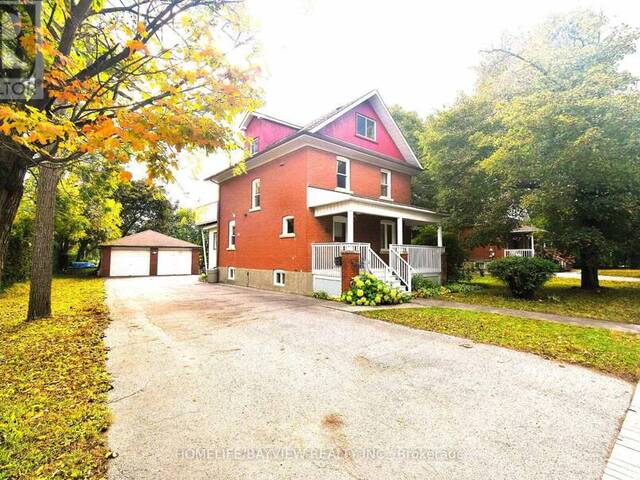 82 CENTRE STREET E Richmond Hill Ontario, L4C 1A4 - 5 Bedrooms Home For Sale