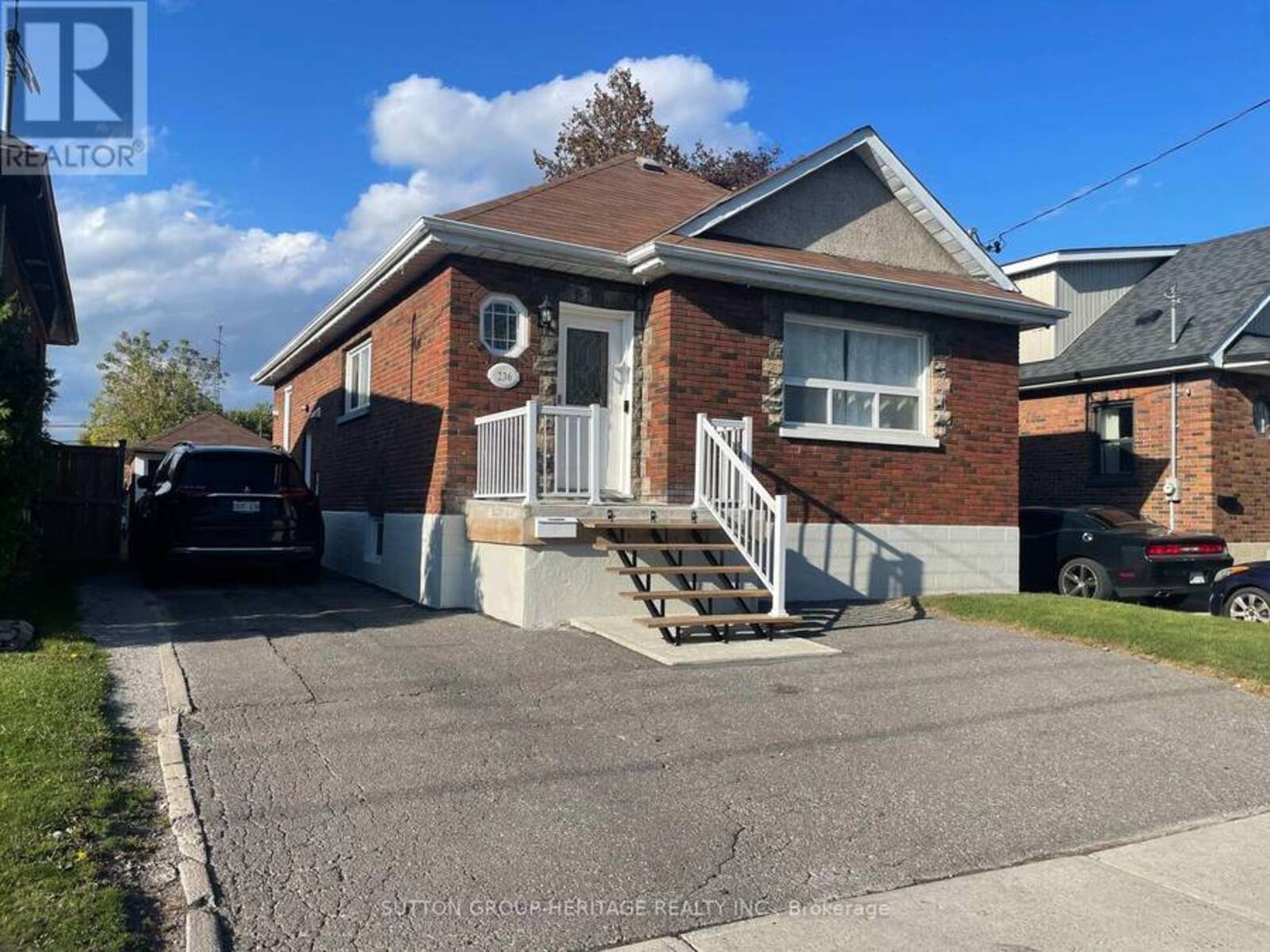 236 MCNAUGHTON AVENUE, Oshawa, Ontario L1H 3B6