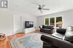 11 URBANDALE AVENUE | Toronto Ontario | Slide Image Twelve