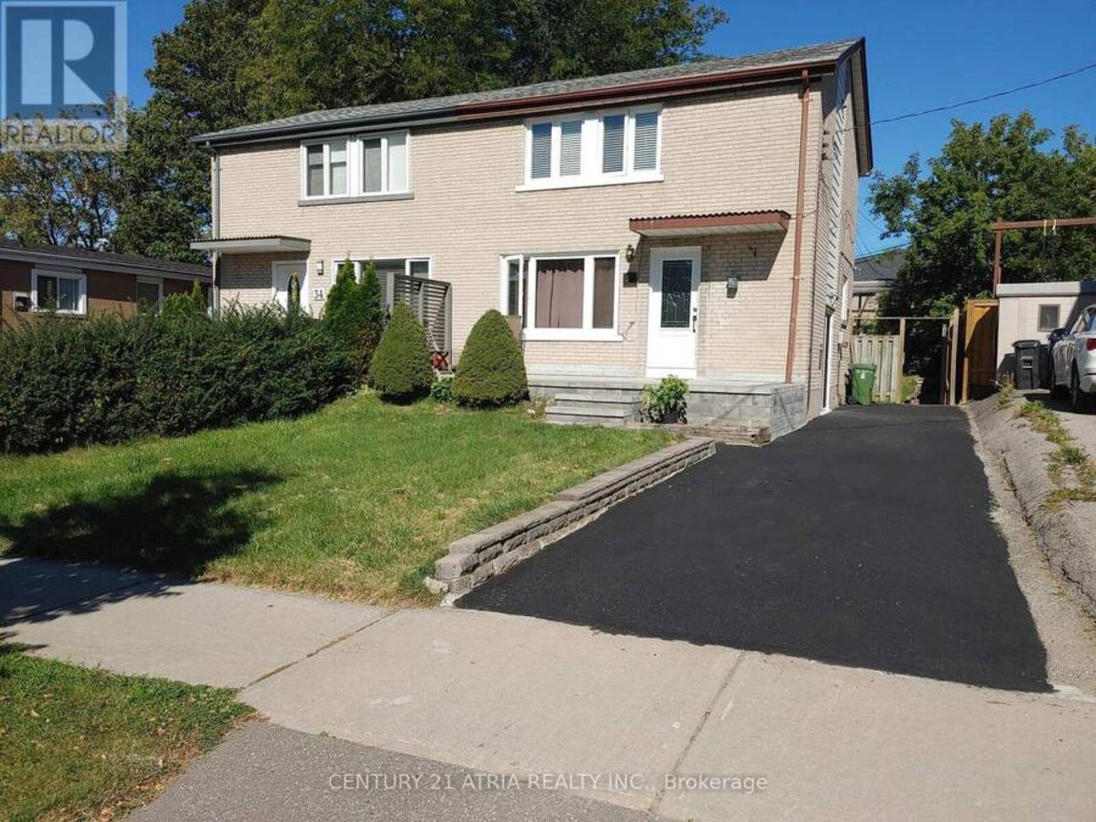 36 CHESAPEAKE AVENUE, Toronto, Ontario M1L 1T3