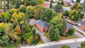 138 INNISFIL STREET | Barrie Ontario | Slide Image Nine