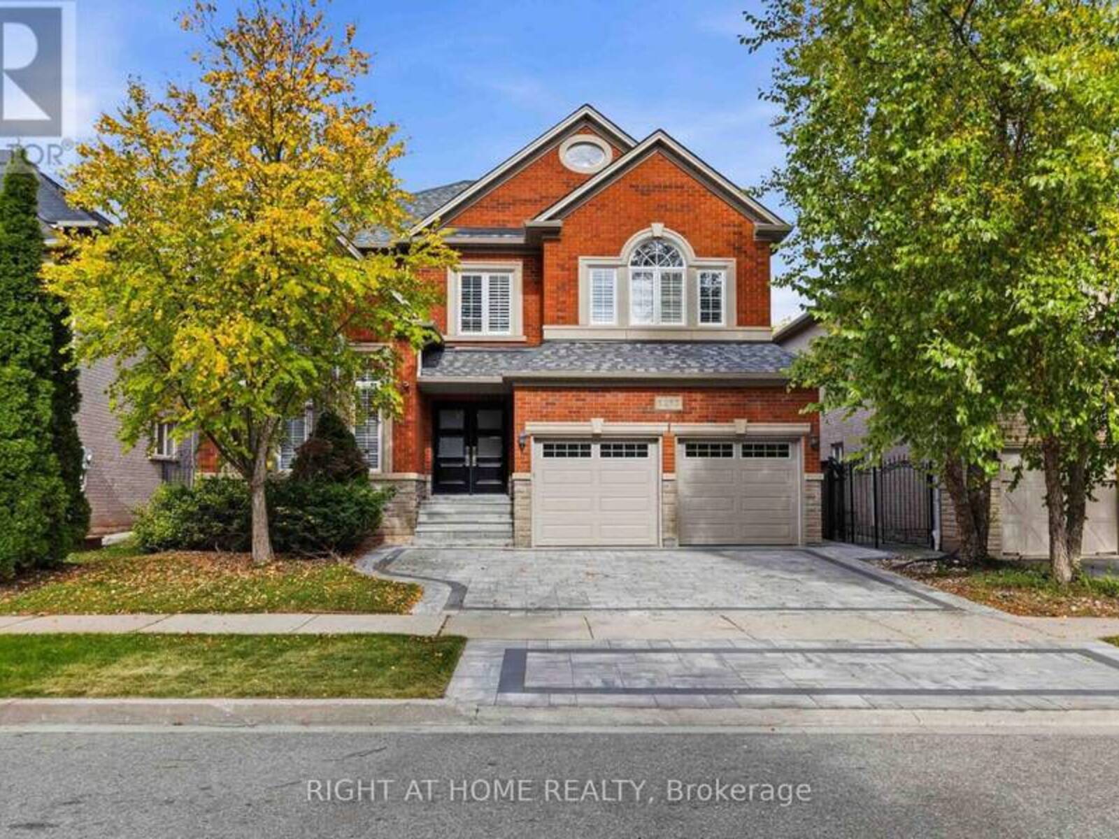 1213 LINDENROCK DRIVE, Oakville, Ontario L6H 6W2