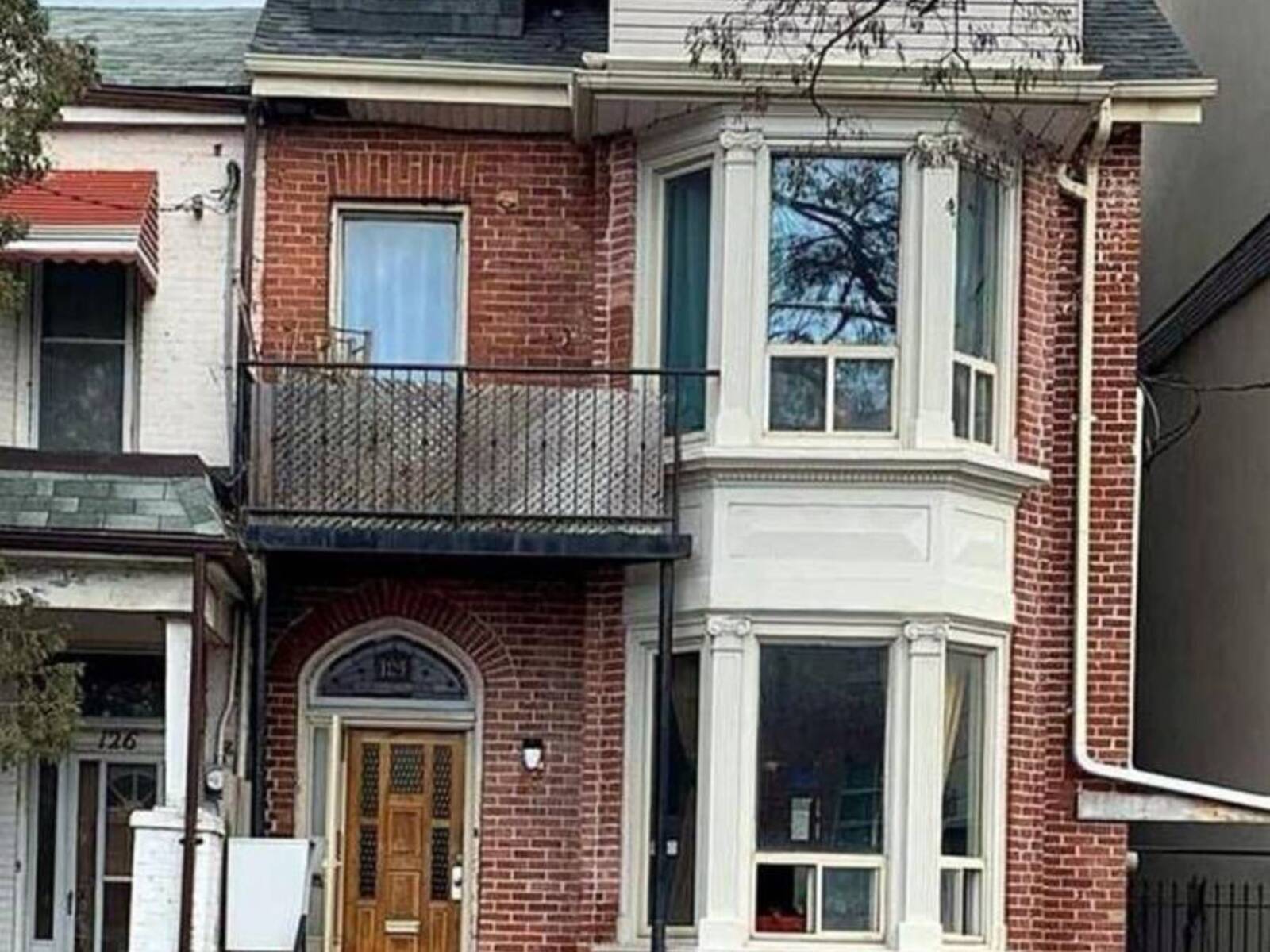 124 BALDWIN STREET, Toronto, Ontario M5T 1L6