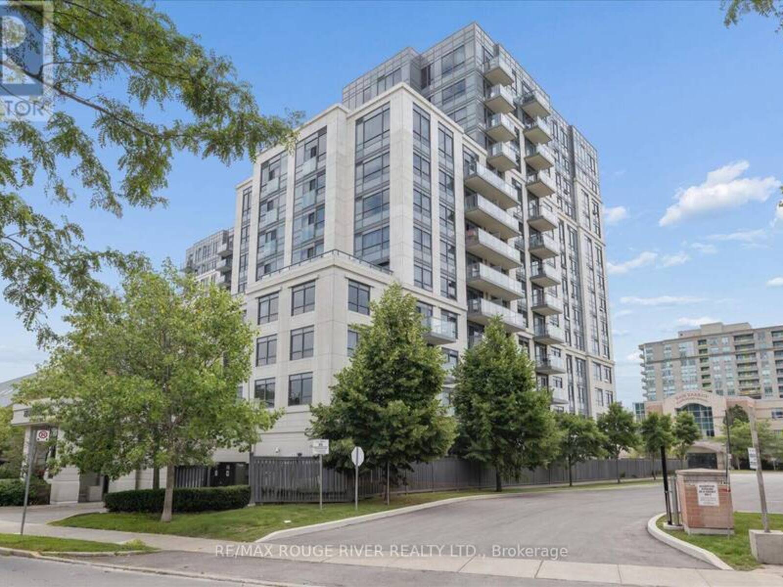 330 - 35 SARANAC BOULEVARD, Toronto, Ontario M6A 2G4