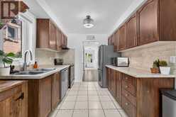 12 LANCASTER COURT | Georgina Ontario | Slide Image Five