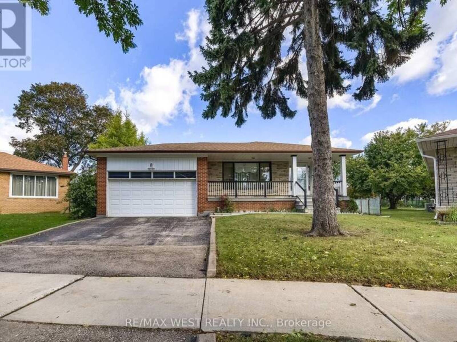 8 CARSWELL PLACE, Toronto, Ontario M9R 3K7