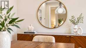 109 VANTAGE LOOP | Newmarket Ontario | Slide Image Thirteen