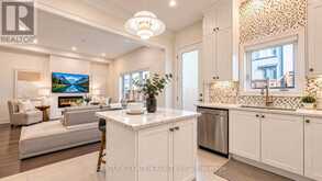 109 VANTAGE LOOP | Newmarket Ontario | Slide Image Eighteen