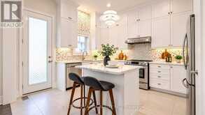 109 VANTAGE LOOP | Newmarket Ontario | Slide Image Nineteen