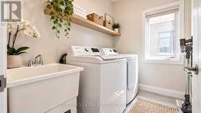 109 VANTAGE LOOP | Newmarket Ontario | Slide Image Twenty-seven