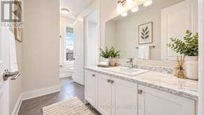 109 VANTAGE LOOP | Newmarket Ontario | Slide Image Thirty-three