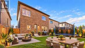 109 VANTAGE LOOP | Newmarket Ontario | Slide Image Thirty-eight