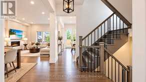 109 VANTAGE LOOP | Newmarket Ontario | Slide Image Nine