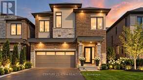 109 VANTAGE LOOP | Newmarket Ontario | Slide Image One
