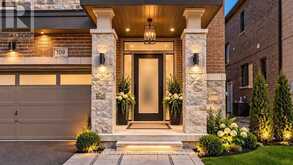 109 VANTAGE LOOP | Newmarket Ontario | Slide Image Two