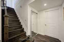 7 HAWTIN LANE | Aurora Ontario | Slide Image Eleven