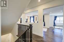 7 HAWTIN LANE | Aurora Ontario | Slide Image Twelve