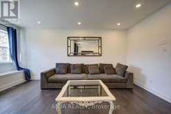 7 HAWTIN LANE | Aurora Ontario | Slide Image Seventeen