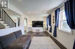 7 HAWTIN LANE | Aurora Ontario | Slide Image Eighteen