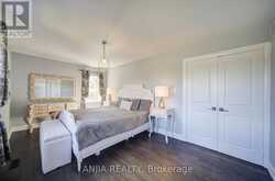 7 HAWTIN LANE | Aurora Ontario | Slide Image Thirty-one